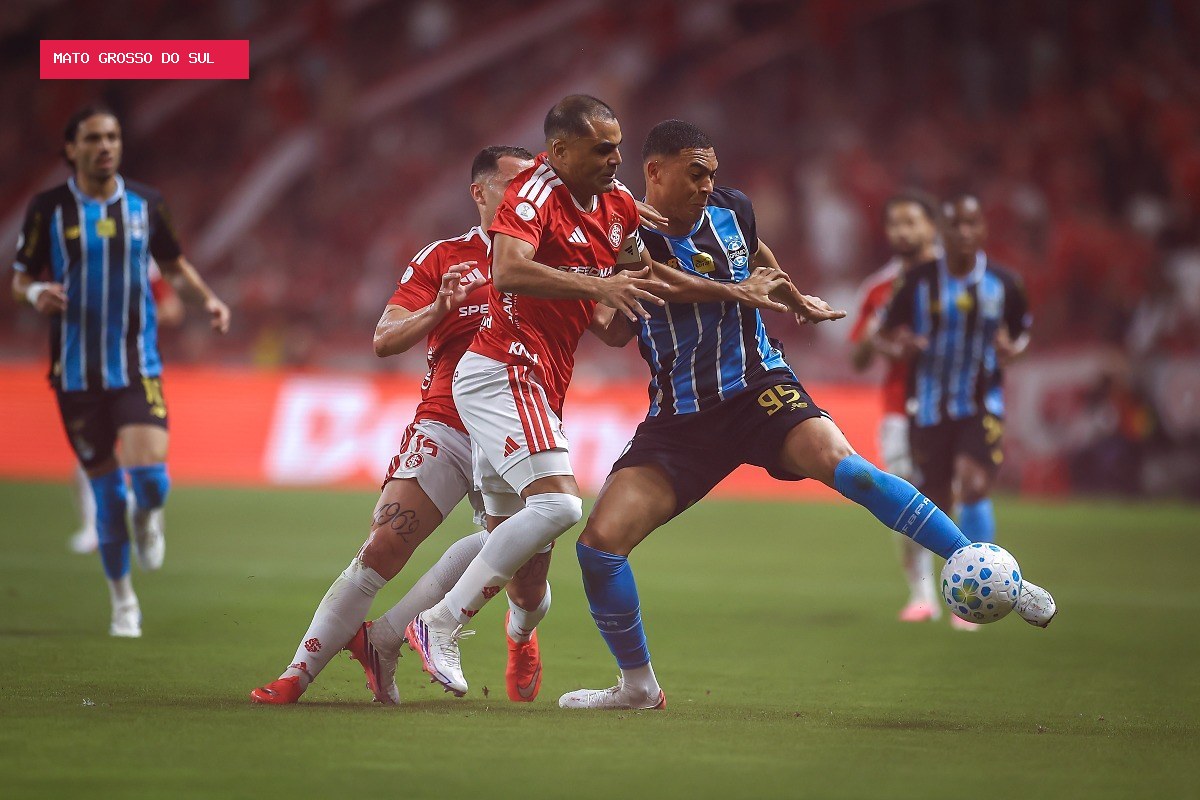 Em clássico de muita disputa física, Inter e Grêmio empatam no Beira-Rio