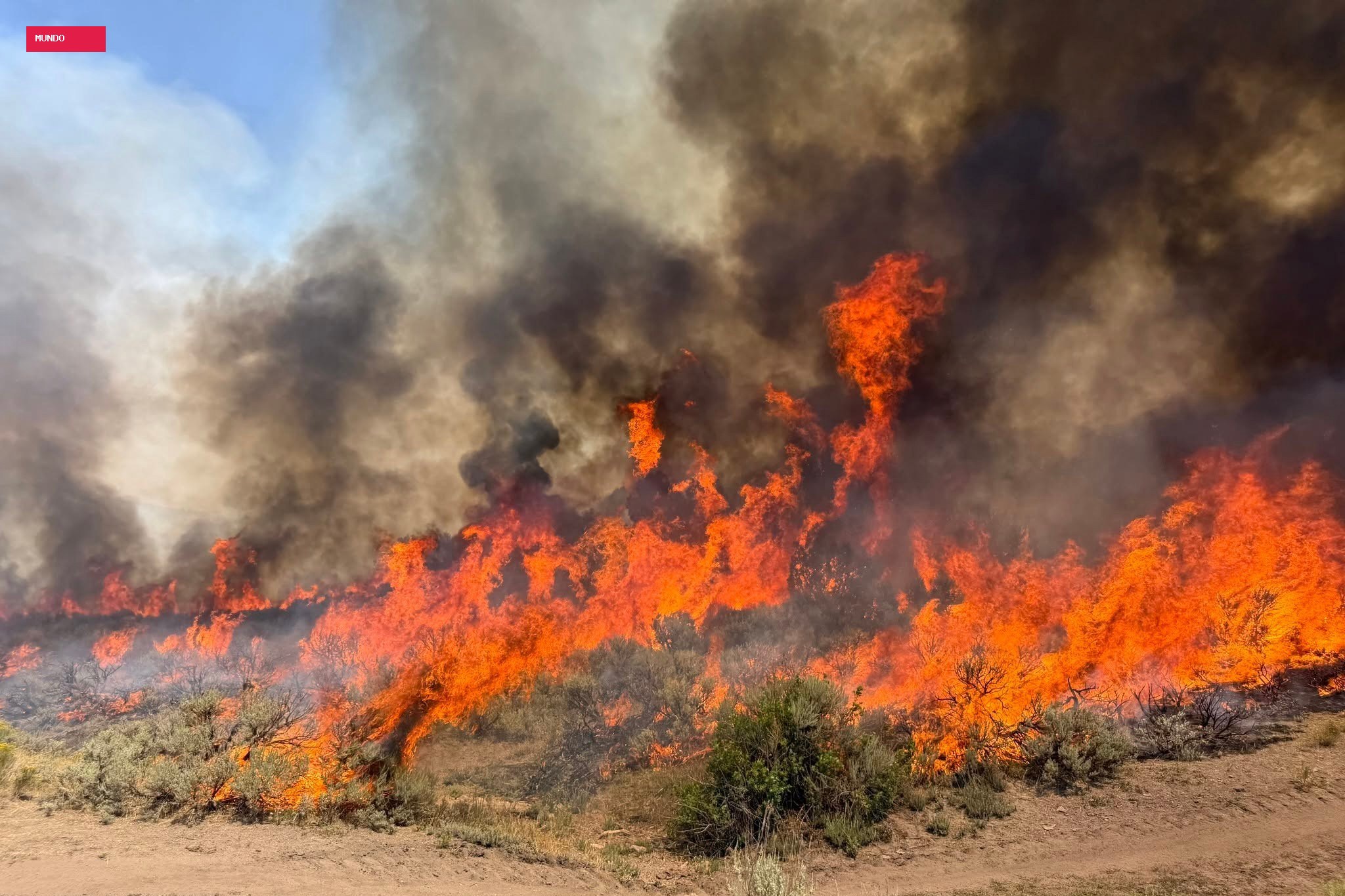 Incêndio florestal impede equipes de resgate de chegar a local de queda de helicóptero em Utah