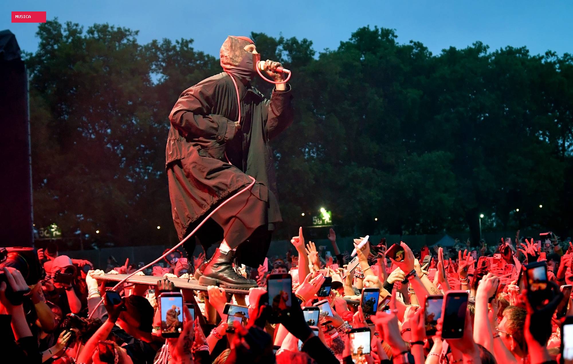 Watch Twenty One Pilots debut ‘Robot Voices’ live and cover The Beatles, Radiohead and The White Stripes at
