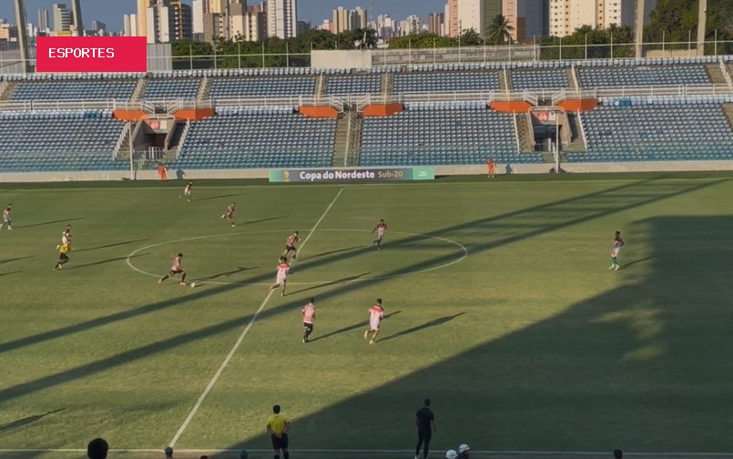 Jogador marca golaço de antes do meio-campo em vitória do Ferroviário no sub-20