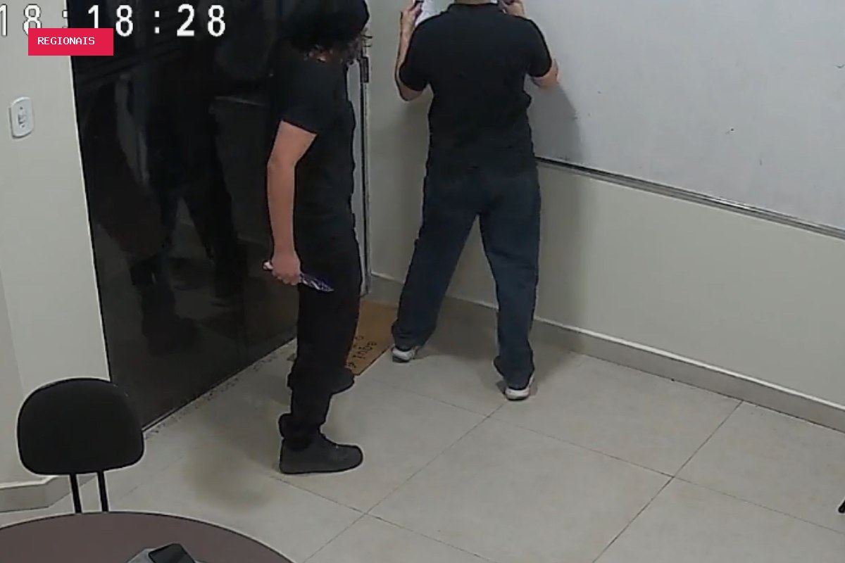 Professor é esfaqueado por adolescente de 14 anos durante aula particular