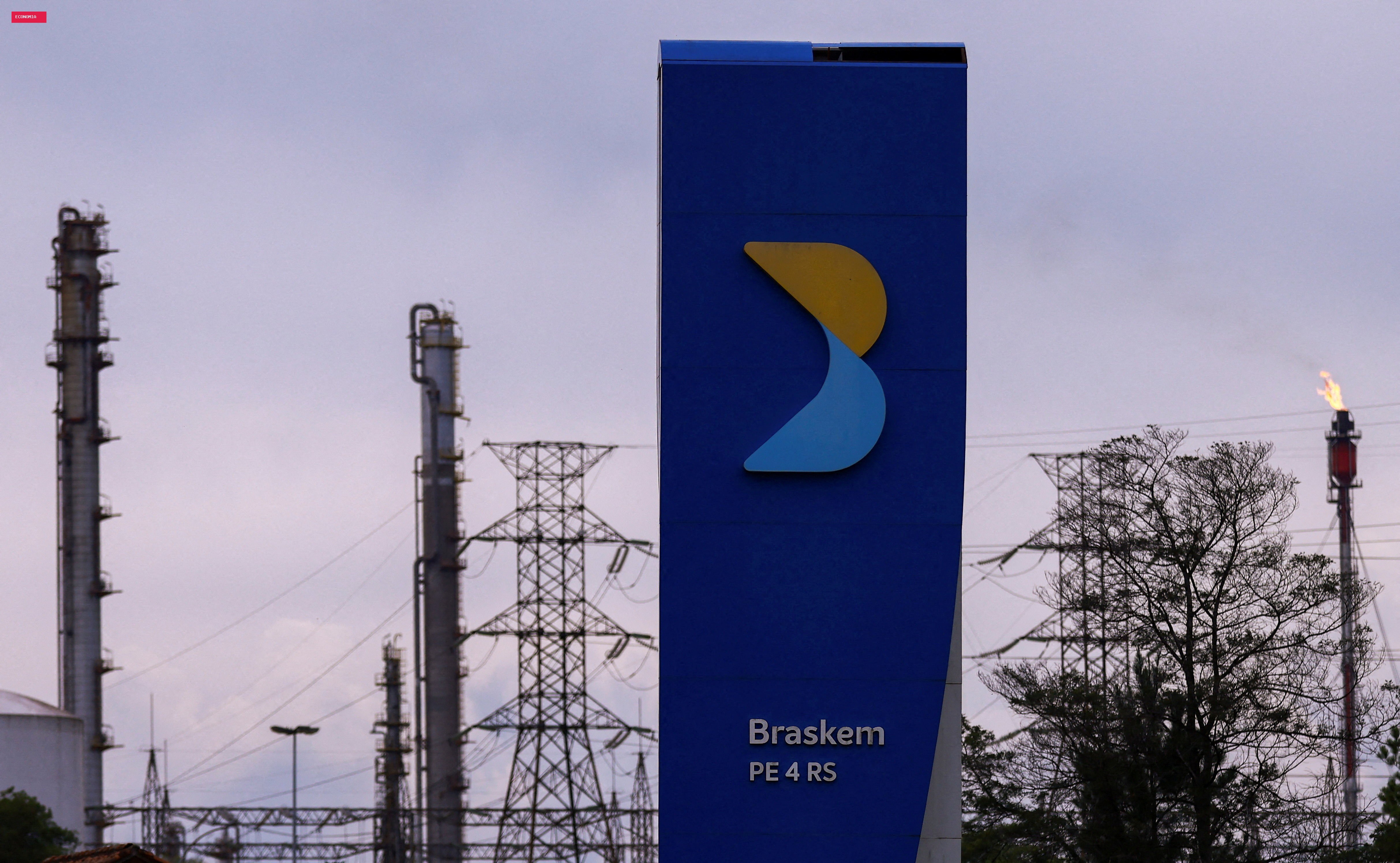 Braskem despenca 6% após pedido de recuperação extrajudicial tirar ações de 18 índices da B3