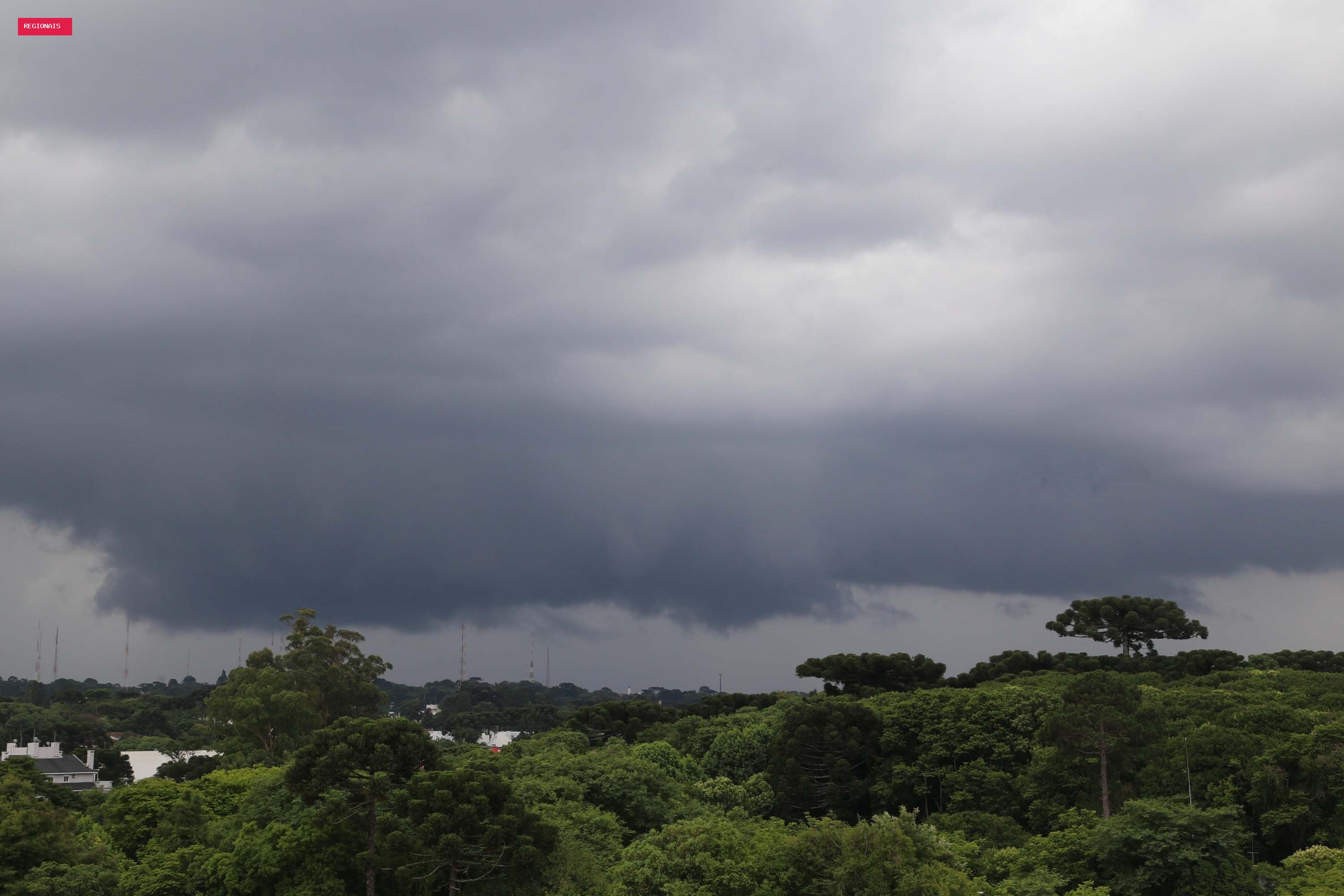 Paraná pode ter ventos de 85 km/h em meio a formação de novo ciclone