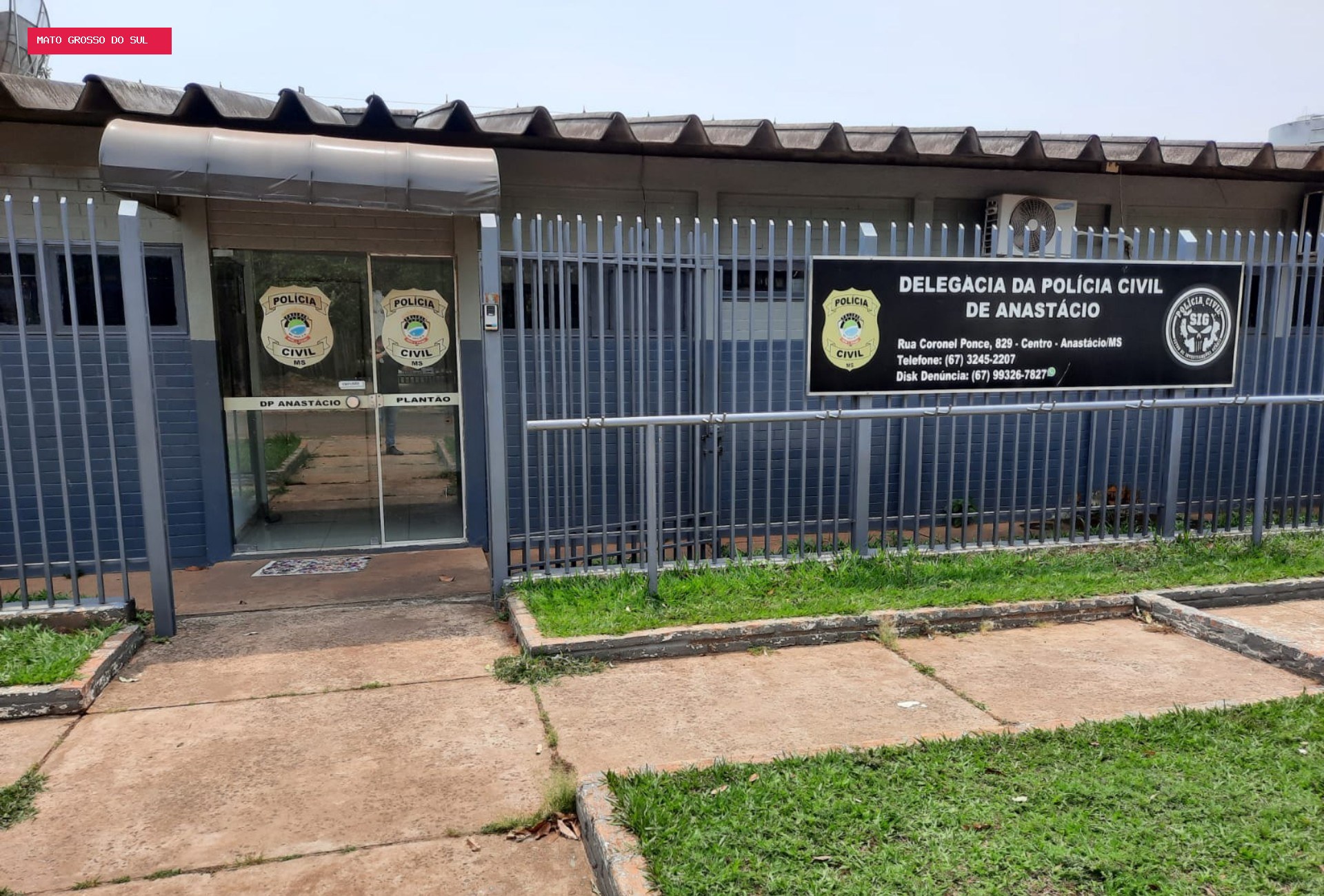 Trio é preso após vigia ser rendido e três veículos serem roubados de pátio em Anastácio