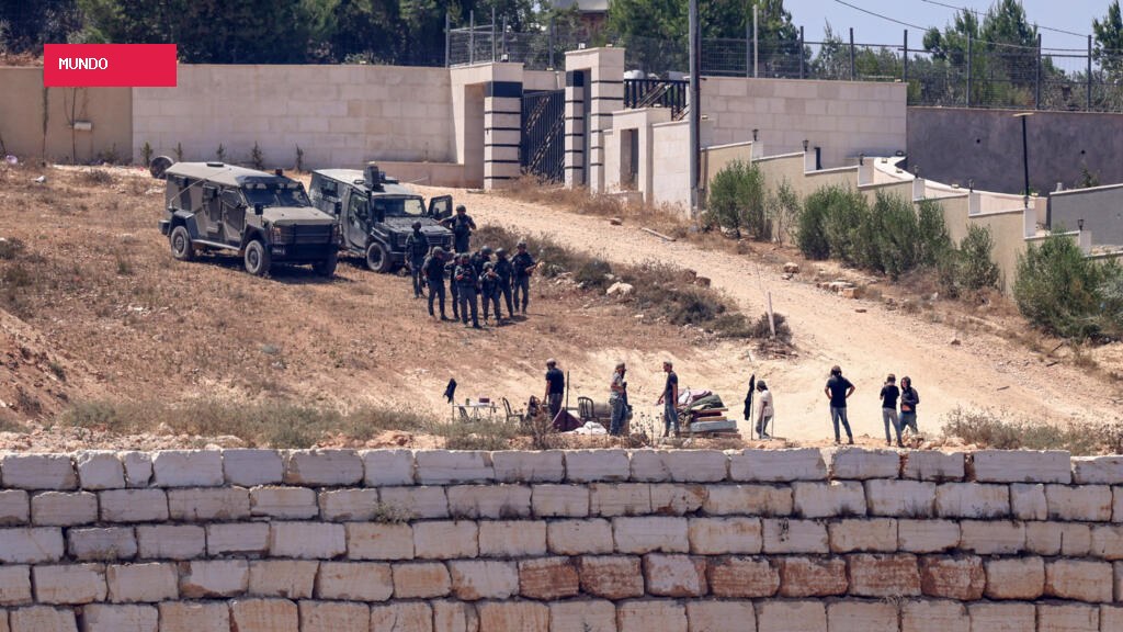 Israeli settlers keep up siege of Palestinian homes despite army intervention