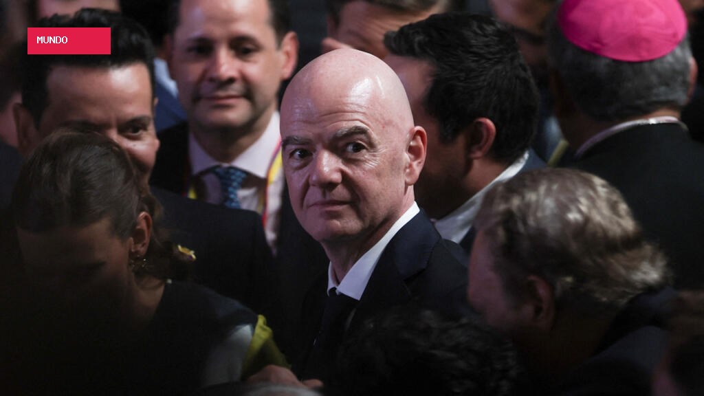 FIFA chief operating officer leaves after criticising Infantino investor plan