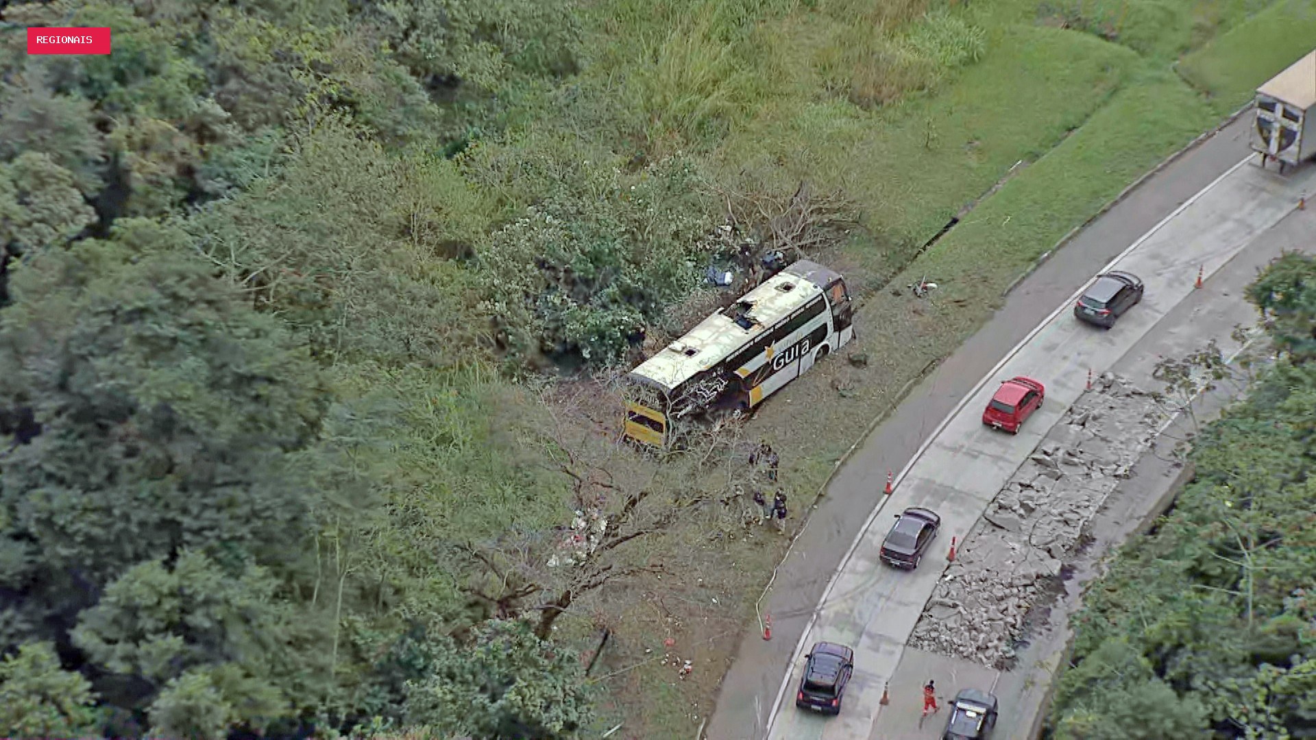 Acidente com 10 mortes ocorreu em trecho em obra na BR-040, em Petrópolis