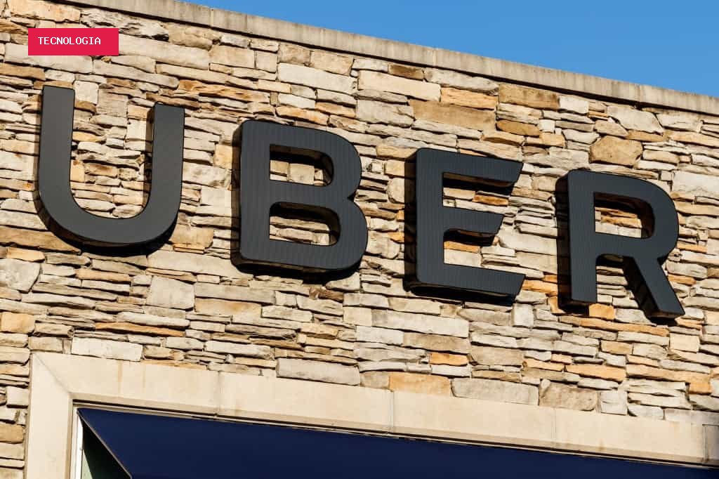 Uber é processada no Brasil por cobrar taxa de motoristas