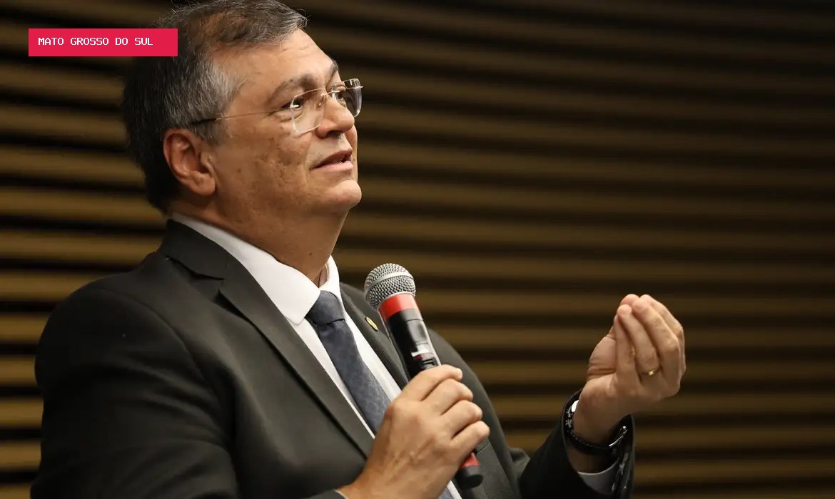 Dino aciona PF sobre 100 emendas Pix após TCU apontar prejuízo de R$ 49 milhões