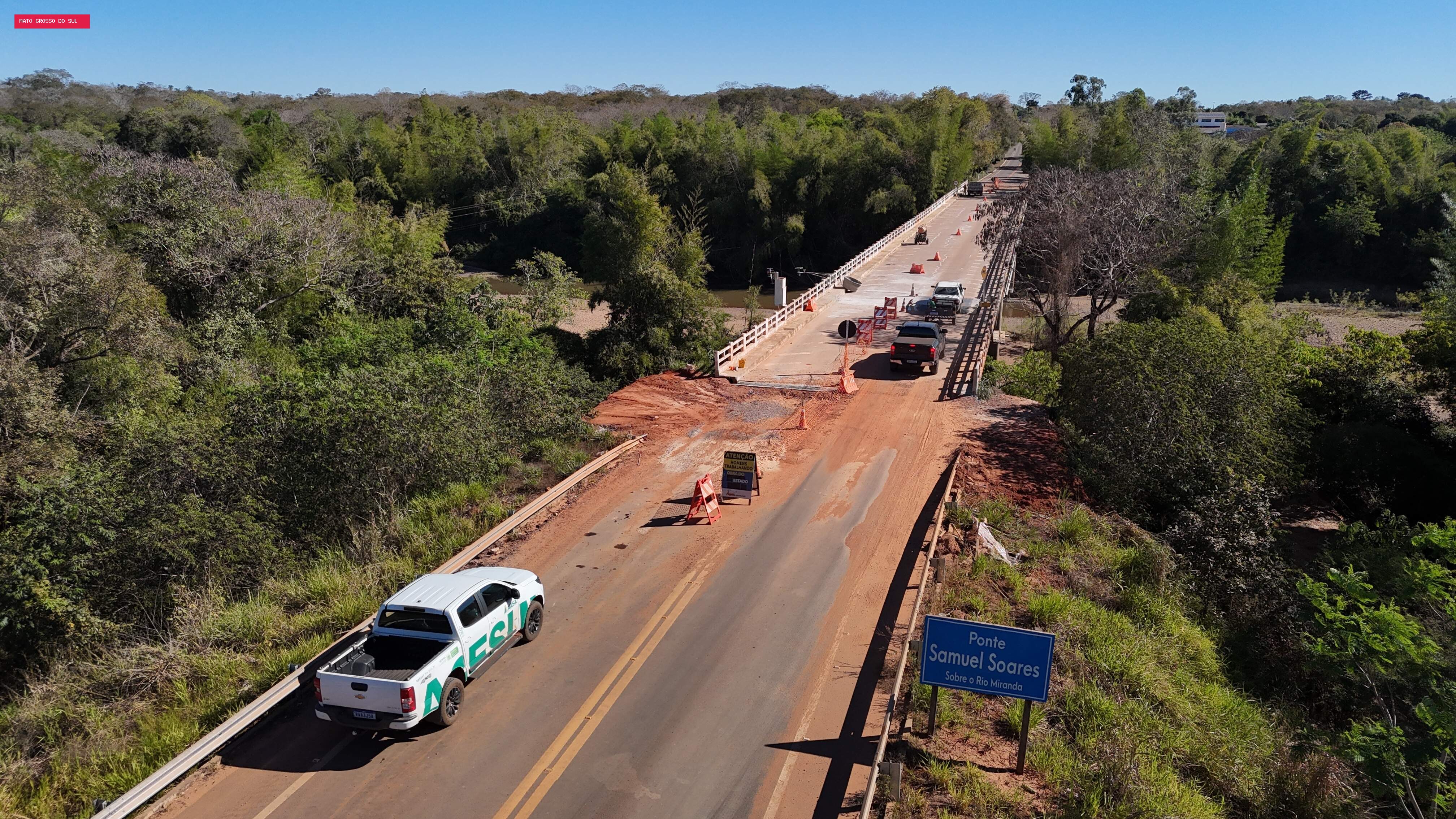 Tráfego na MS-345 opera em pare e siga na ponte sobre o Rio Miranda