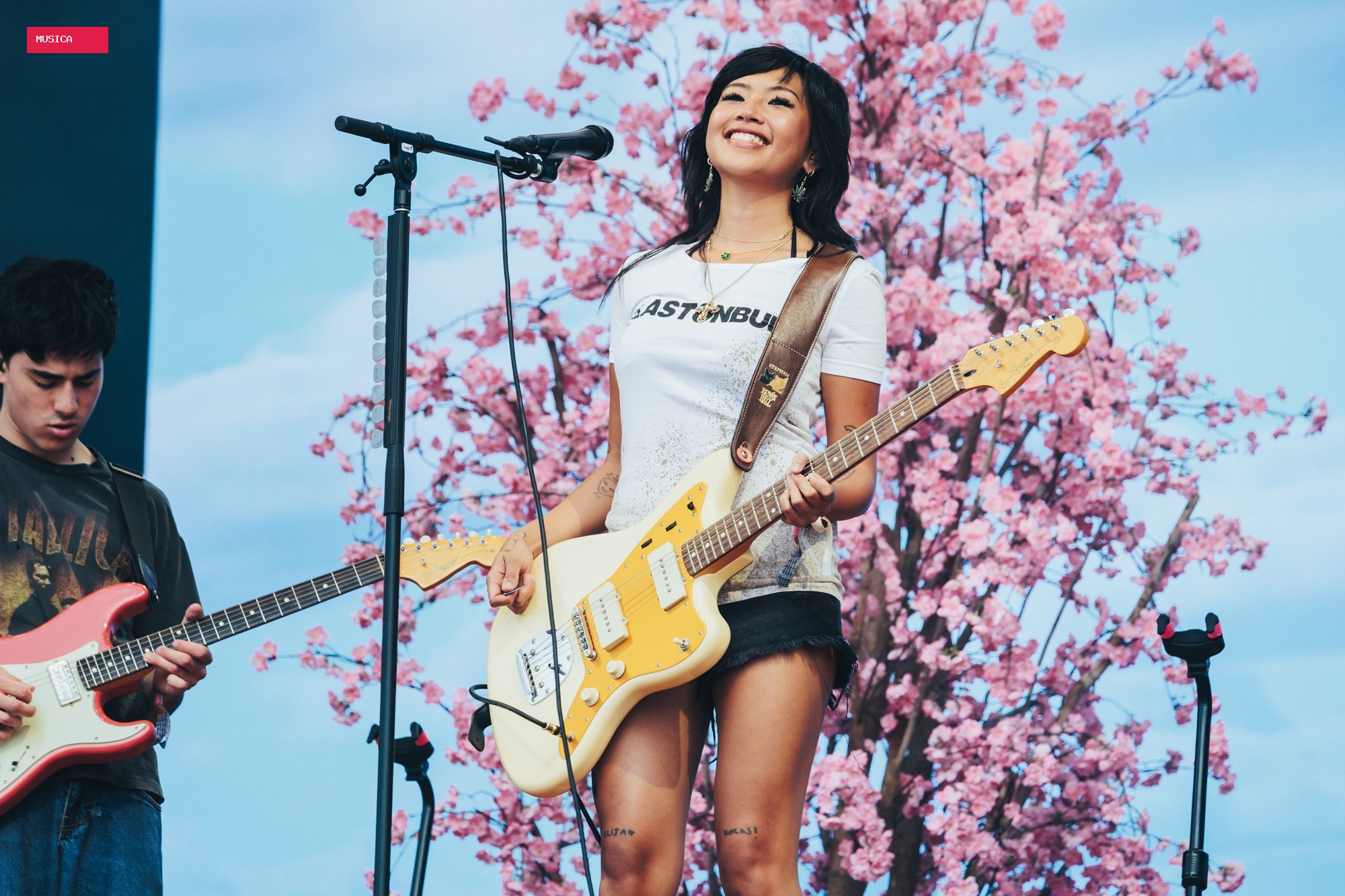 Watch Beabadoobee debut stripped-back ‘Pylon’ title track at Red Rocks