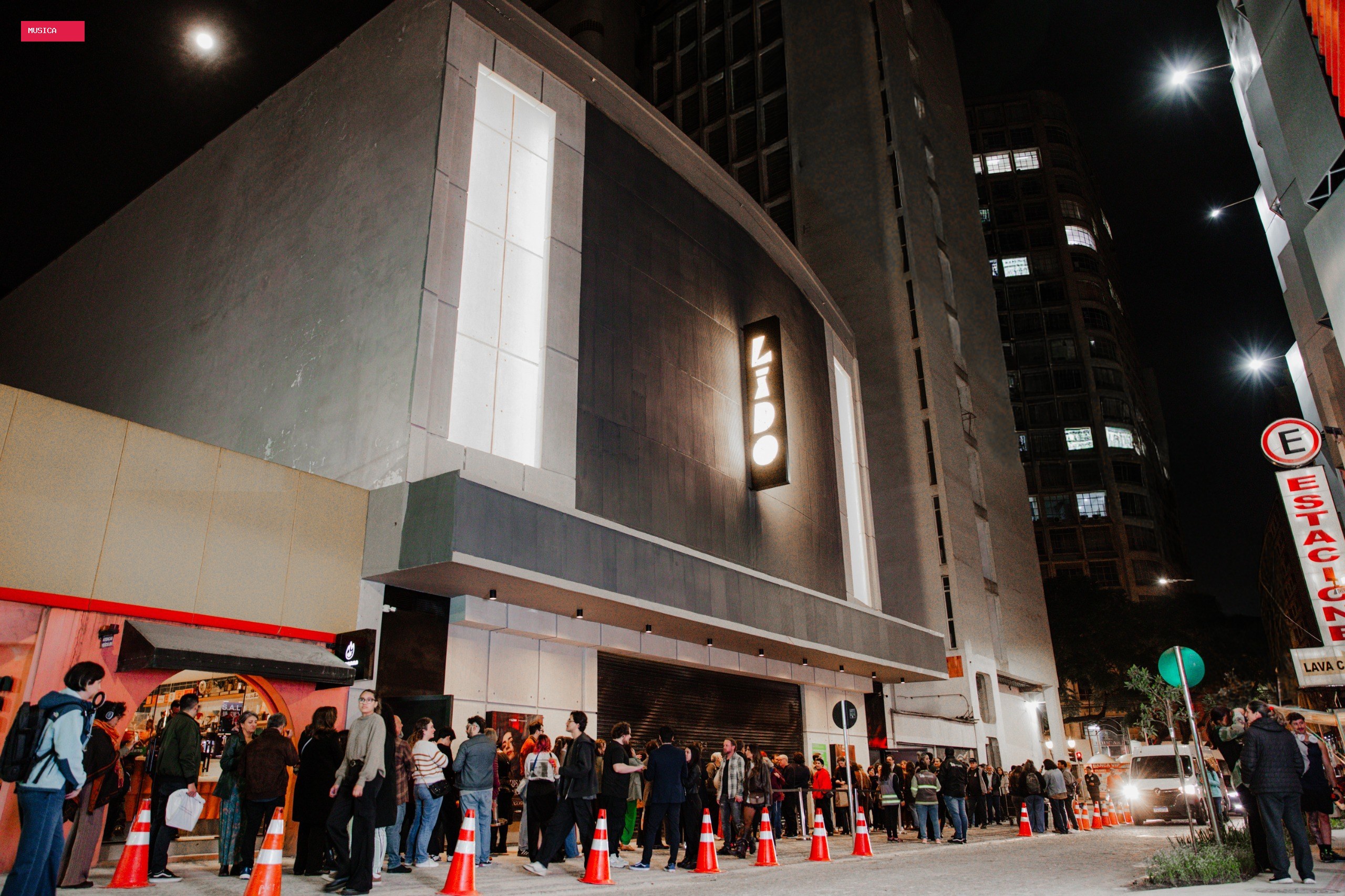Cine Lido reabre em Curitiba com show de Caetano Veloso e devolve vida ao centro da cidade