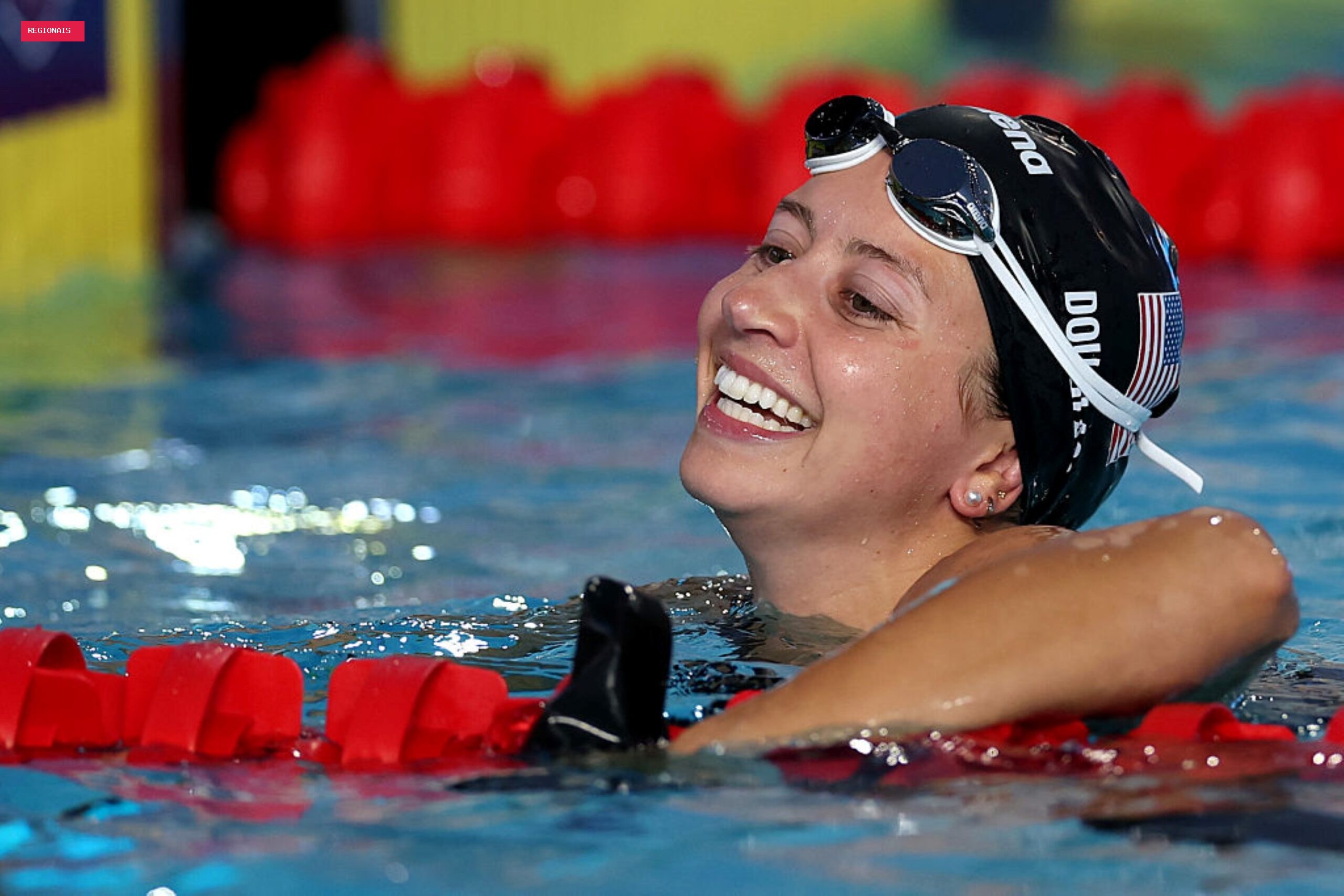 Natação: Kate Douglass bate recorde mundial duas vezes em nove horas