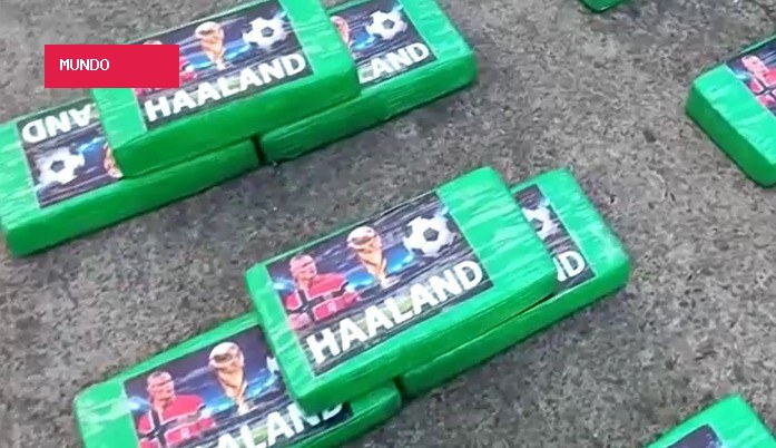 Pacotes de cocaína com rosto de Haaland são apreendidos no Equador