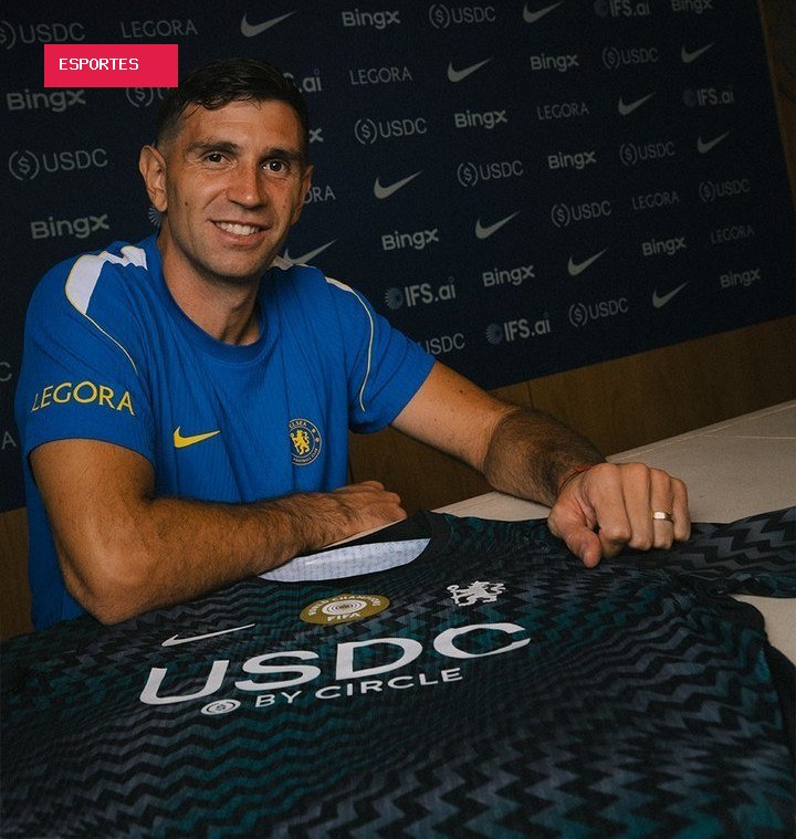 Chelsea anuncia a contratação do goleiro Dibu Martínez