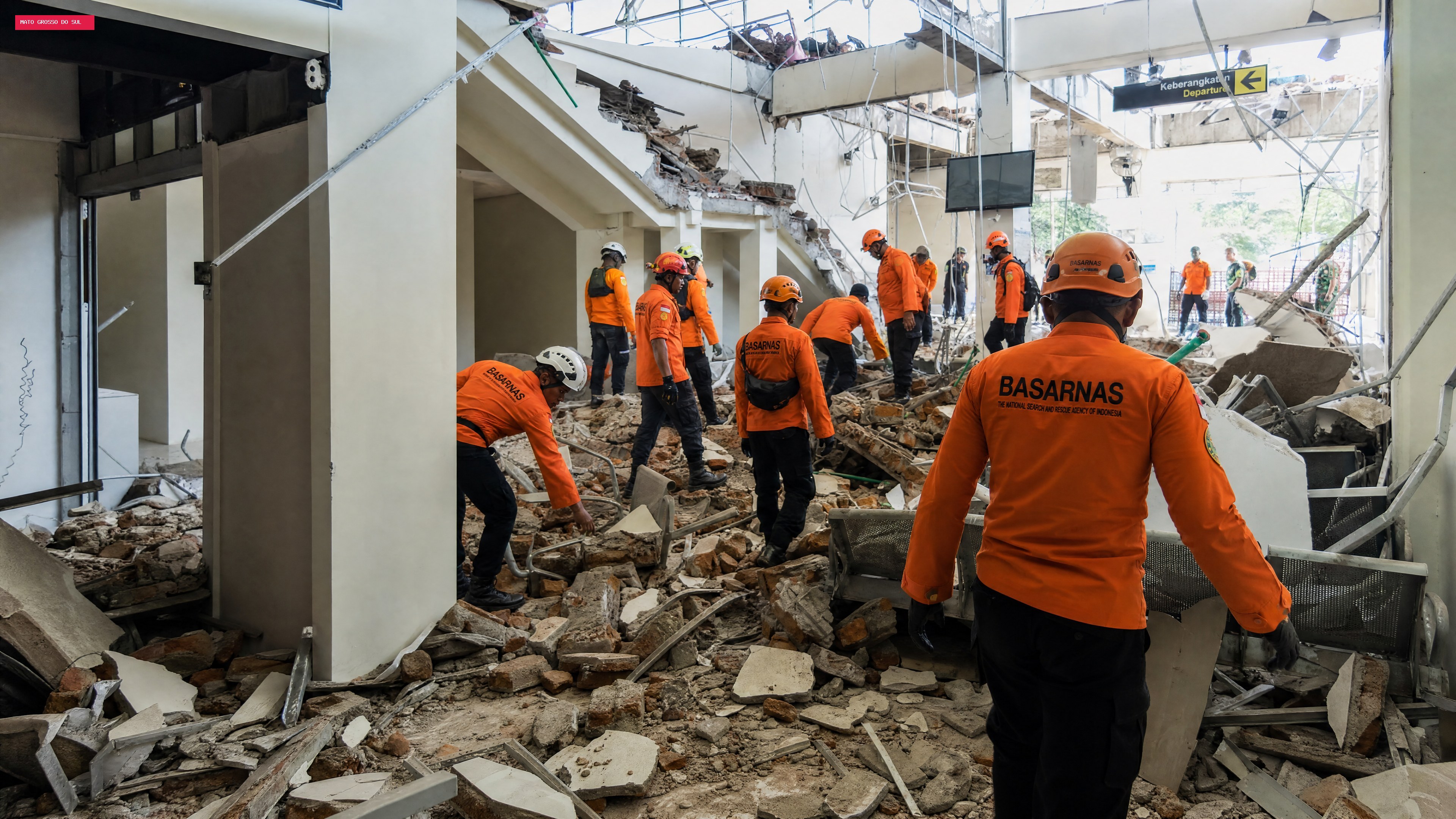 Terremoto de magnitude 7,7 deixa ao menos 47 mortos na Indonésia