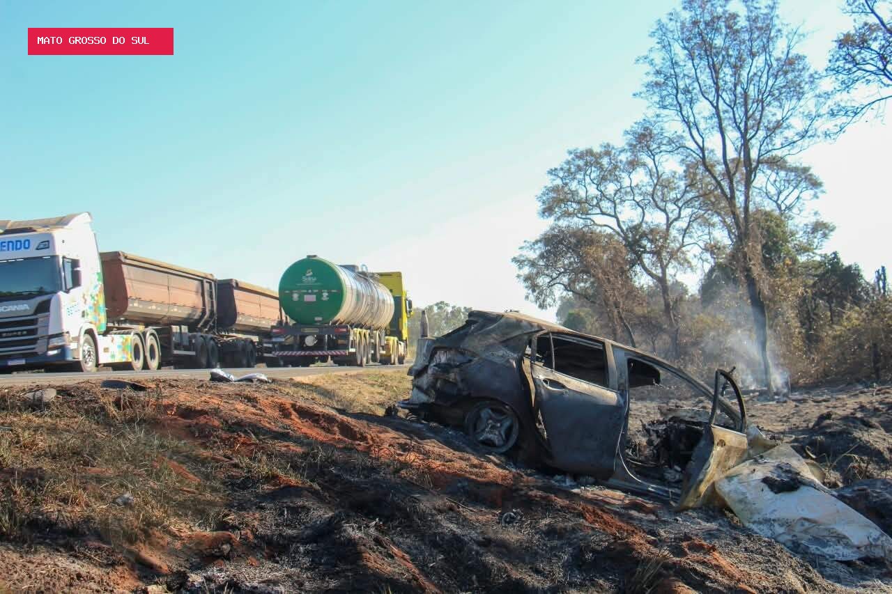 Ultrapassagem proibida provocou acidente com 4 mortes e cinco veículos na BR-163