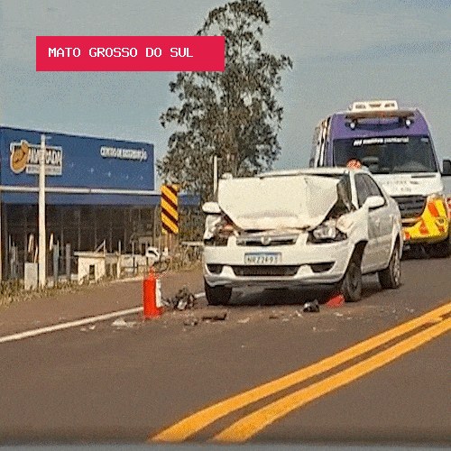 Fluxo intenso causa acidente entre caminhão e carro na BR-163