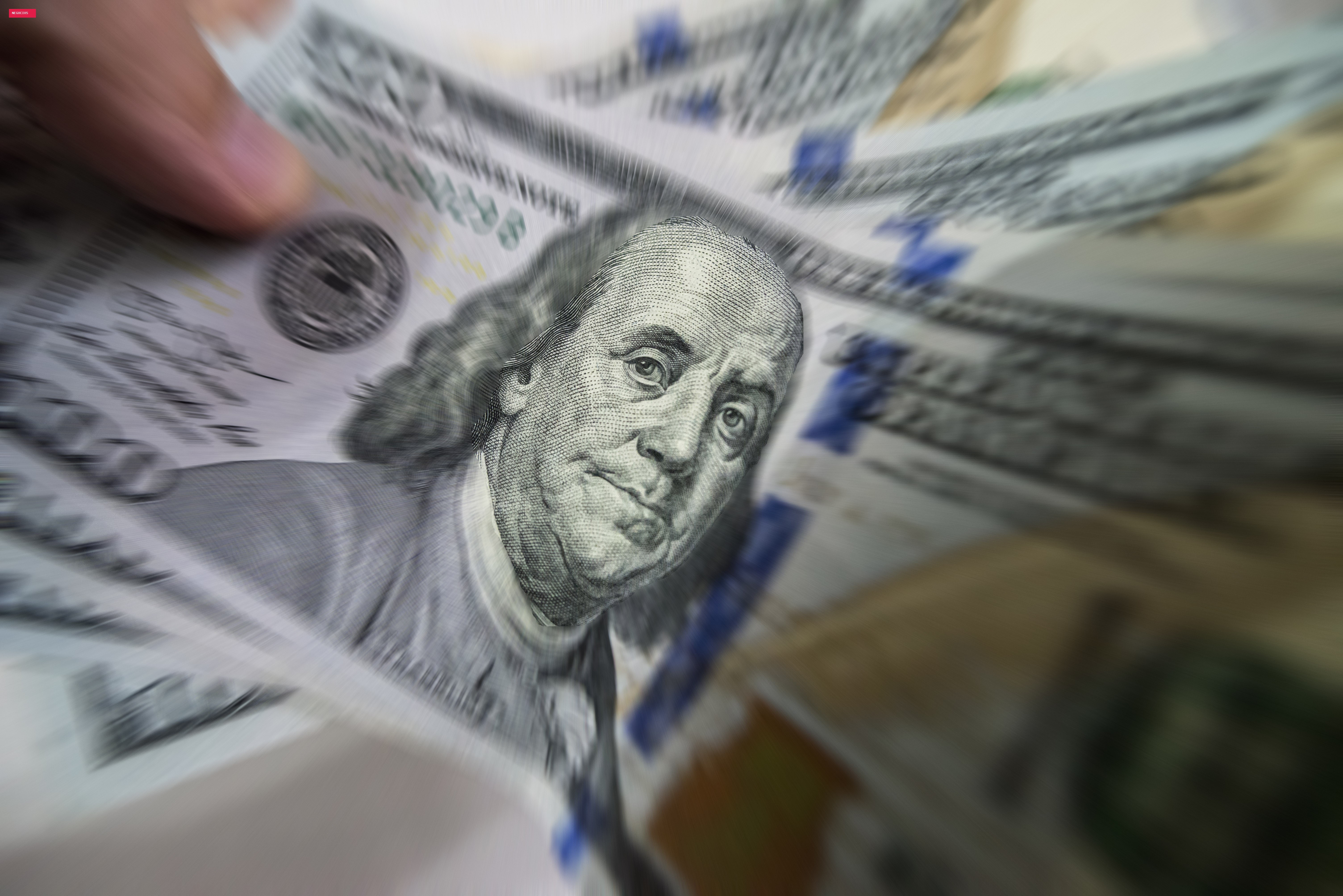 Dólar opera em alta, com avanço do petróleo no radar; Ibovespa oscila