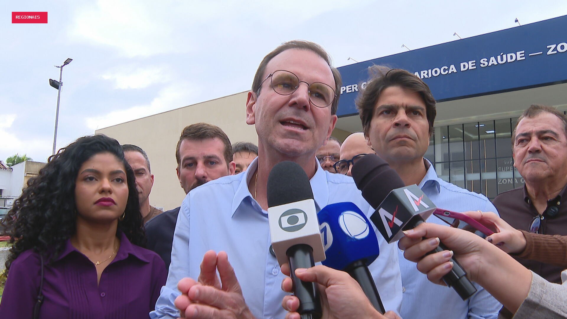 Paes promete criar Supercentros Regionais de Especialidades para reduzir filas do SUS no RJ