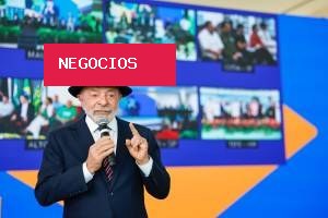 Candidatos à Presidência homenageiam pais e Lula prega o fim da escala 6×1