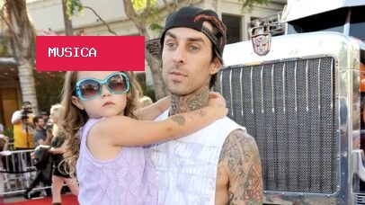 Travis Barker revela premonição de sua filha antes de acidente de avião quase fatal
