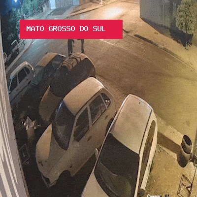 Dupla encapuzada joga coquetéis molotov em carros de oficina em Maracaju