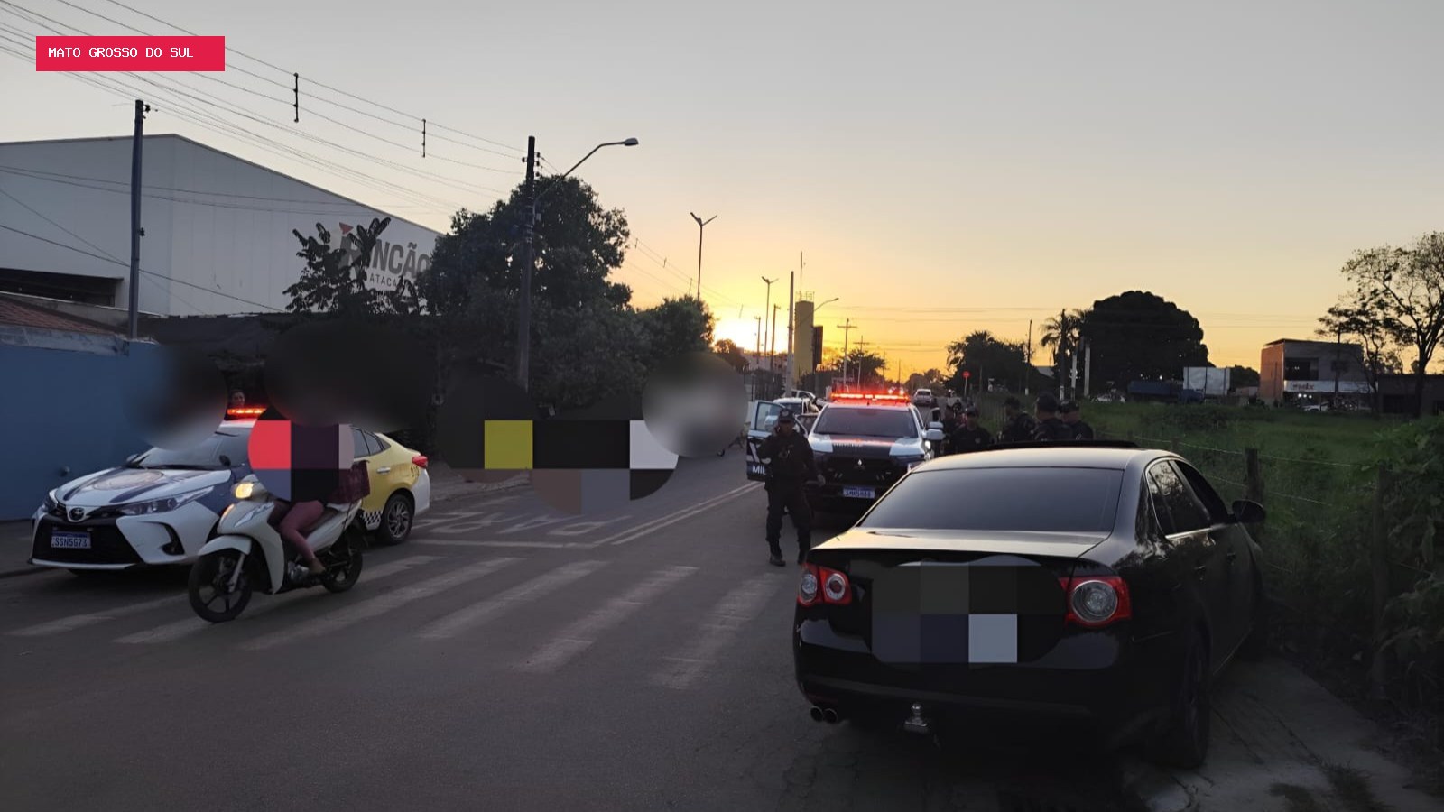 "Eu sou CV": motorista tenta fugir de abordagem e ameaça guardas após batida