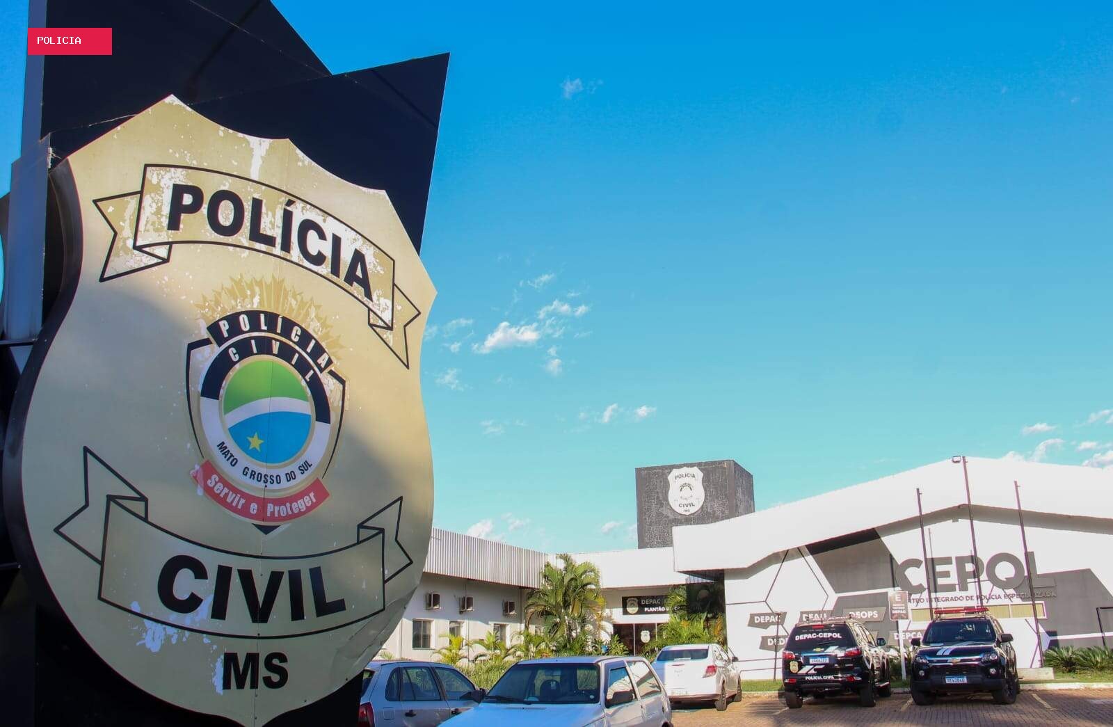 Prisão por estupro tem cerco à PM e mulher atingida com bala de borracha