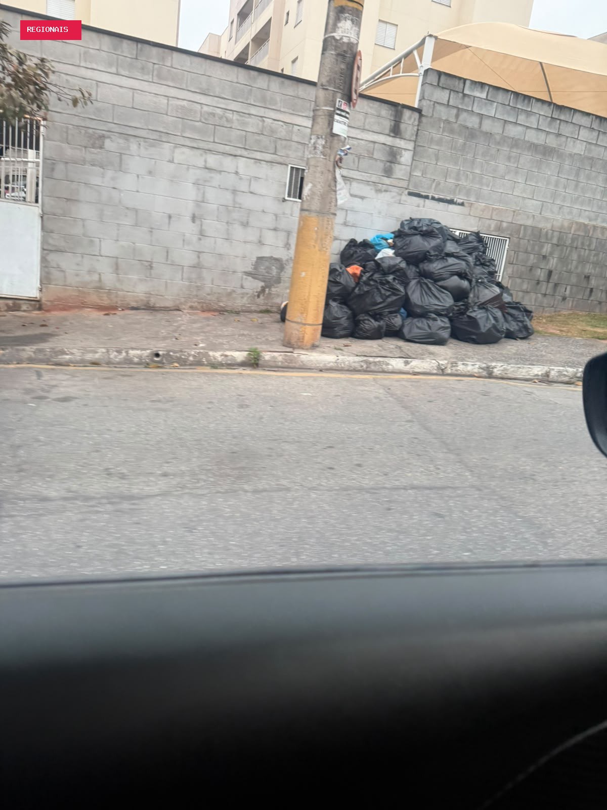 Moradores denunciam falta de coleta de lixo em Embu das Artes e Cotia
