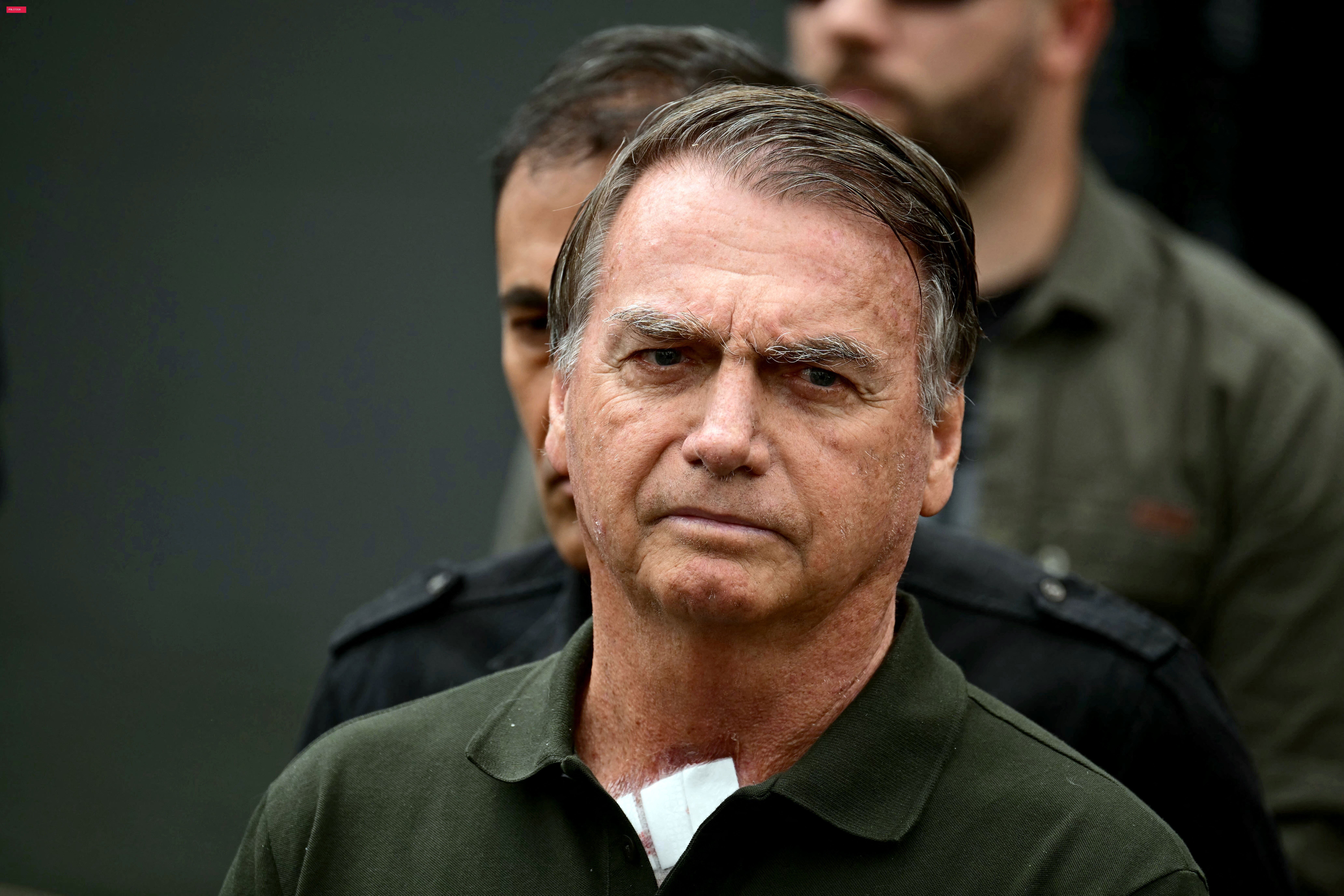 Bolsonaro pede autorização para deixar prisão domiciliar e ir ao dentista; nome indicado pela defesa é