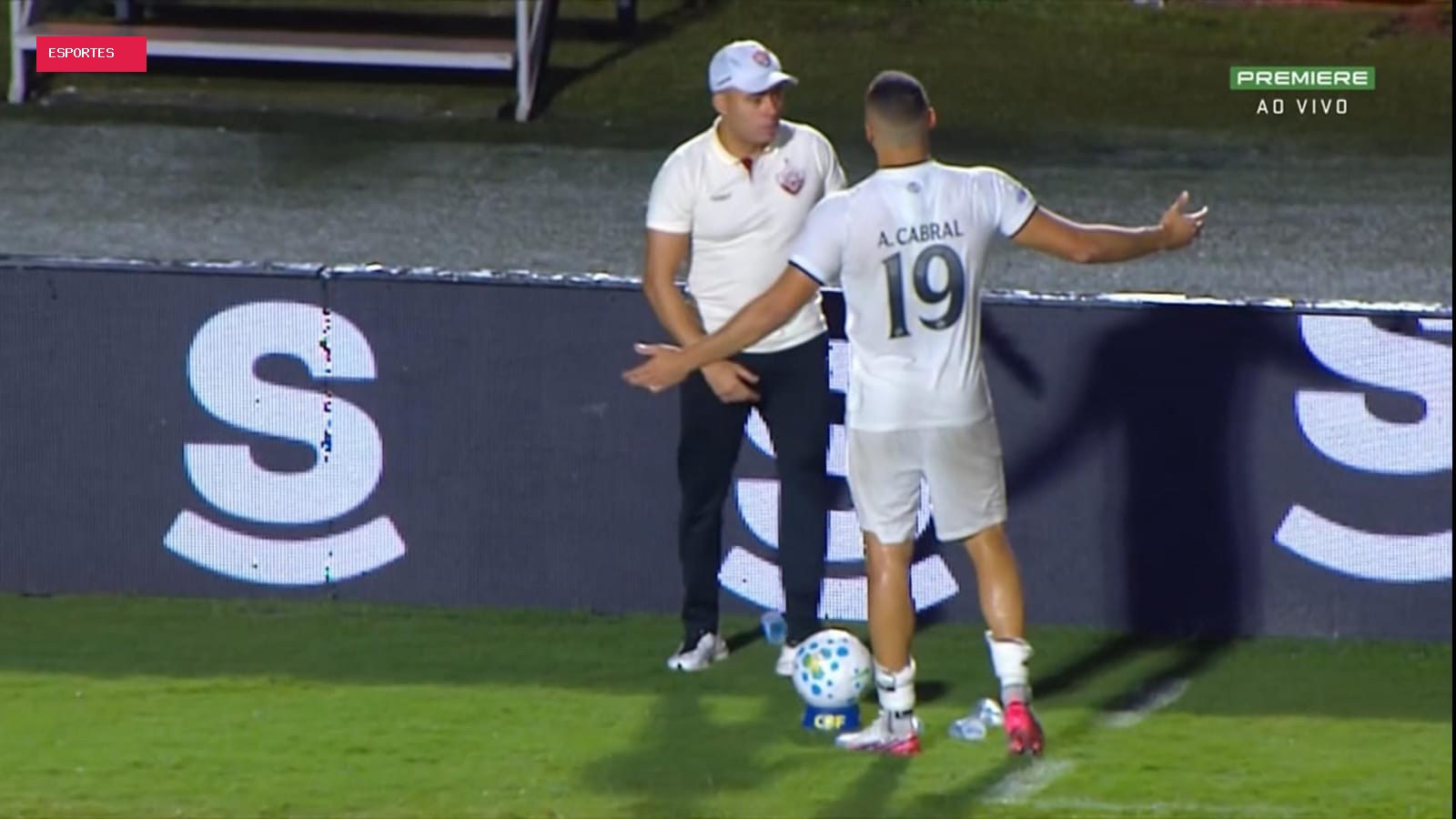 Jair Ventura elogia desempenho do Vitória e nega falta de respeito ao Botafogo: "Carinho gigante"