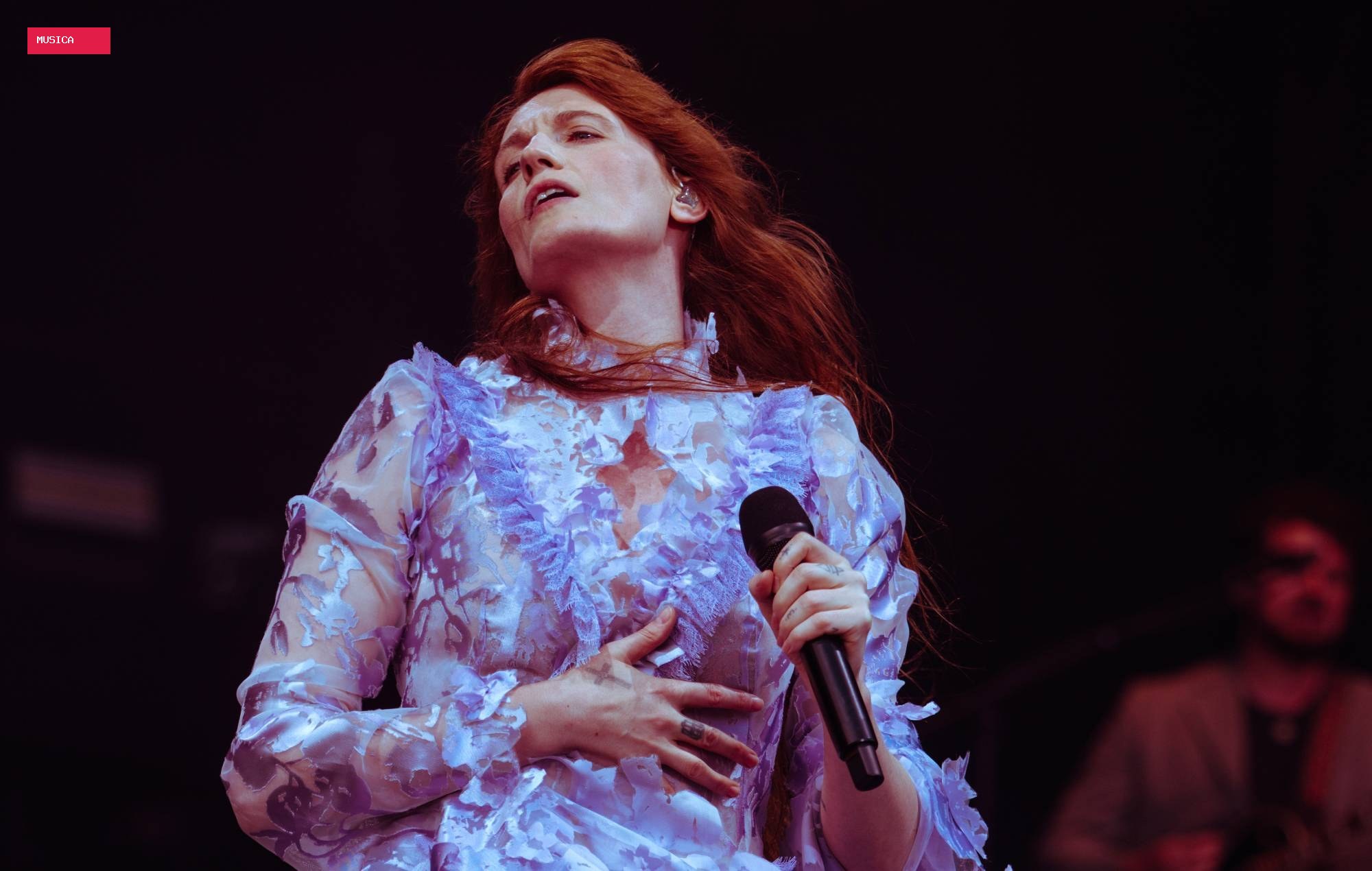 Florence + The Machine call on crowd to “put your phones the fuck away” and “experience” set at Reading 2026