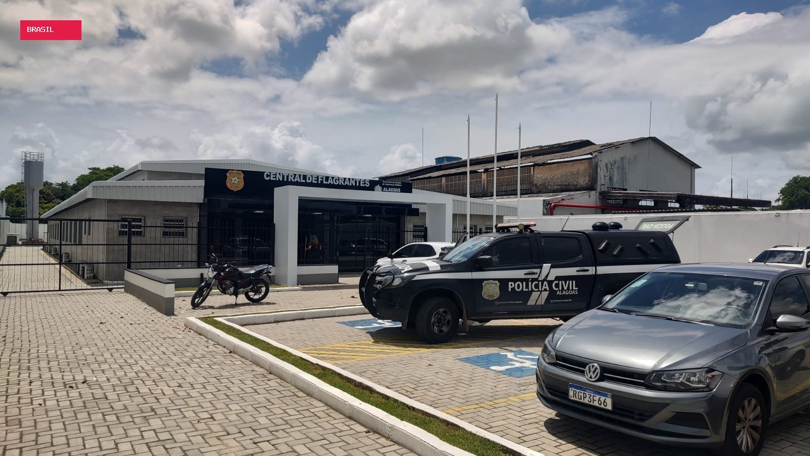 Suspeito é baleado ao tentar pegar arma de policial durante abordagem em Maceió
