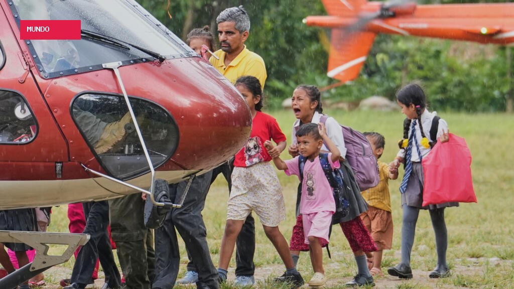 No Nepal, buscas e remoção de sobreviventes continuam com ajuda da comunidade internacional