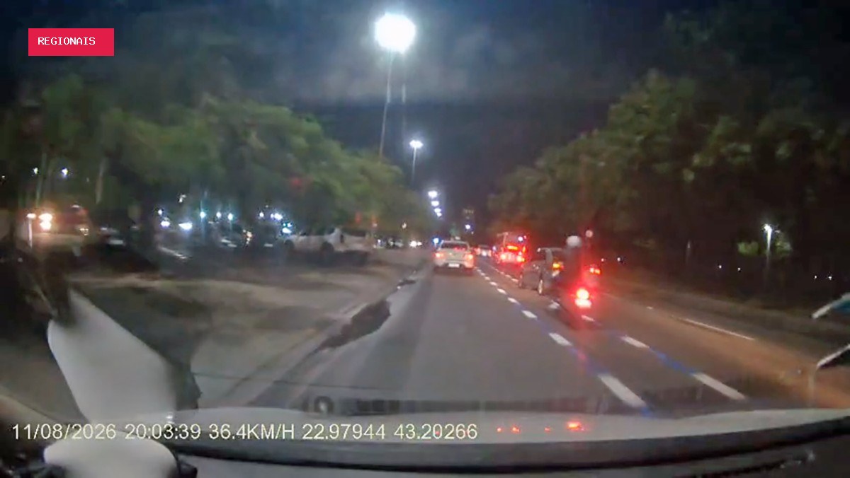 Ex-deputado Alexandre Freitas é arremessado de moto após acidente na Lagoa; motorista deixou local sem