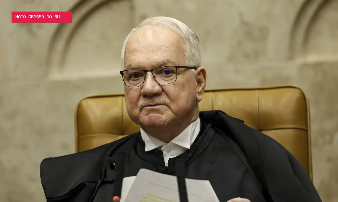 Fachin cobra explicações de Moraes, Mendonça, PGR e PF antes de decidir sobre investigação