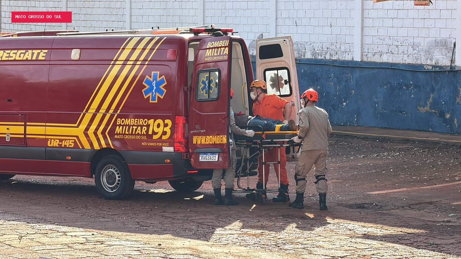 Trabalhador ferido em desabamento de barracão tem braço amputado