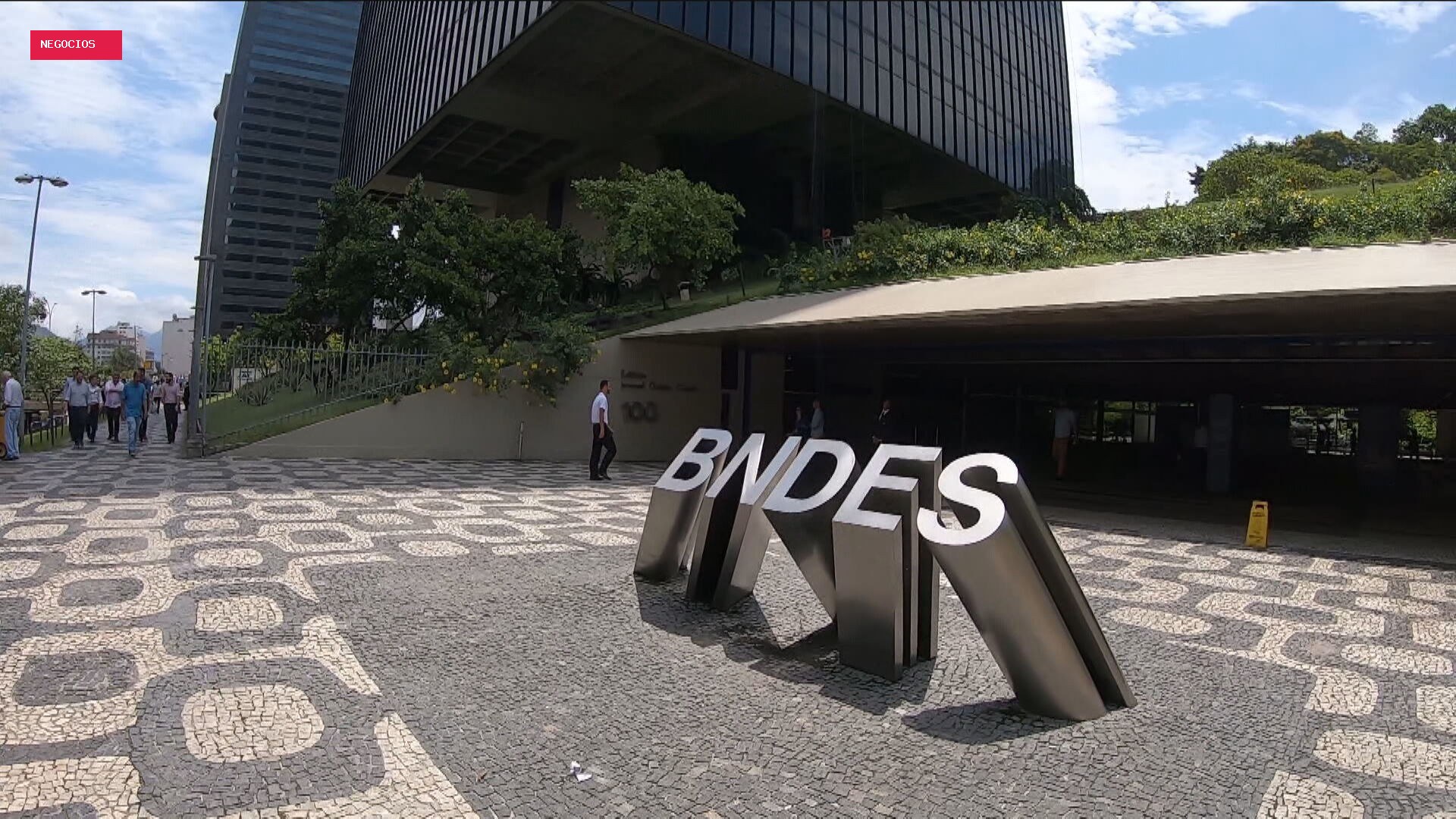 BNDES amplia crédito para empresas afetadas por tarifaço e guerras; pacote chega a R$ 22,6 bilhões