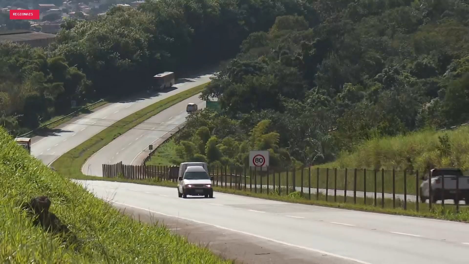 O que candidatos ao governo de MG propõem sobre rodovias estaduais e transporte metropolitano