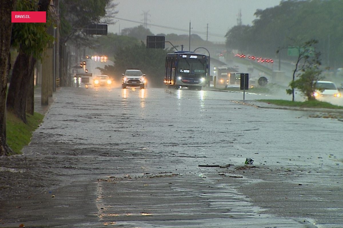 Vale do Paraíba e Litoral de SP têm novo alerta de chuva forte a partir de sexta: 'Cenário se agrava', diz