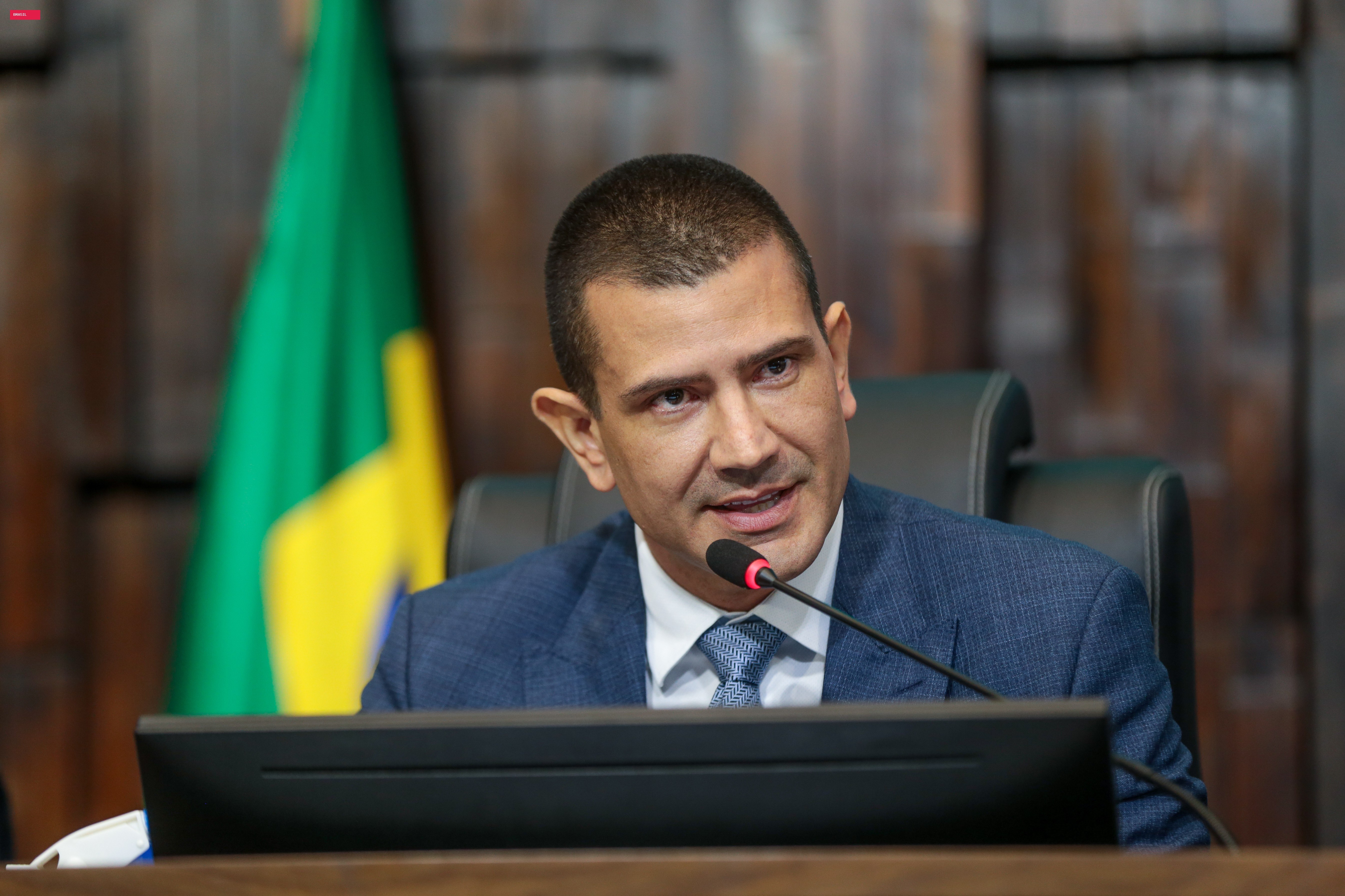 RJ1 entrevista Douglas Ruas nesta terça