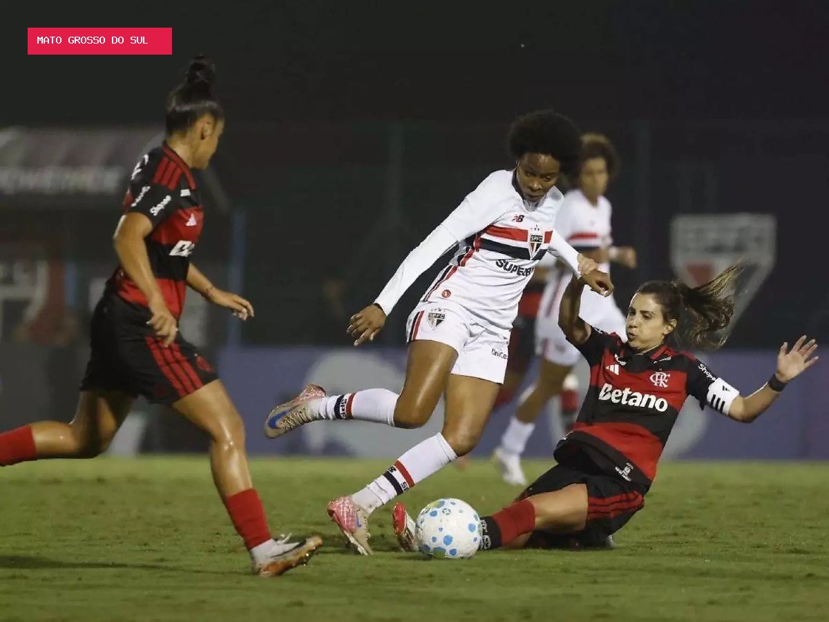 São Paulo vence Flamengo e abre vantagem na semifinal do Brasileirão Feminino