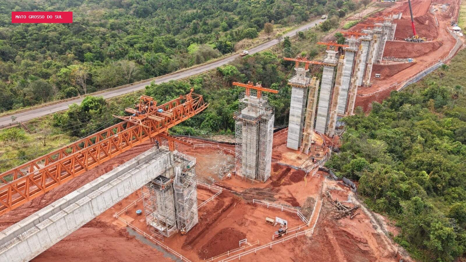 Ponte da Arauco chega a 70% e recebe vigas de 92 toneladas