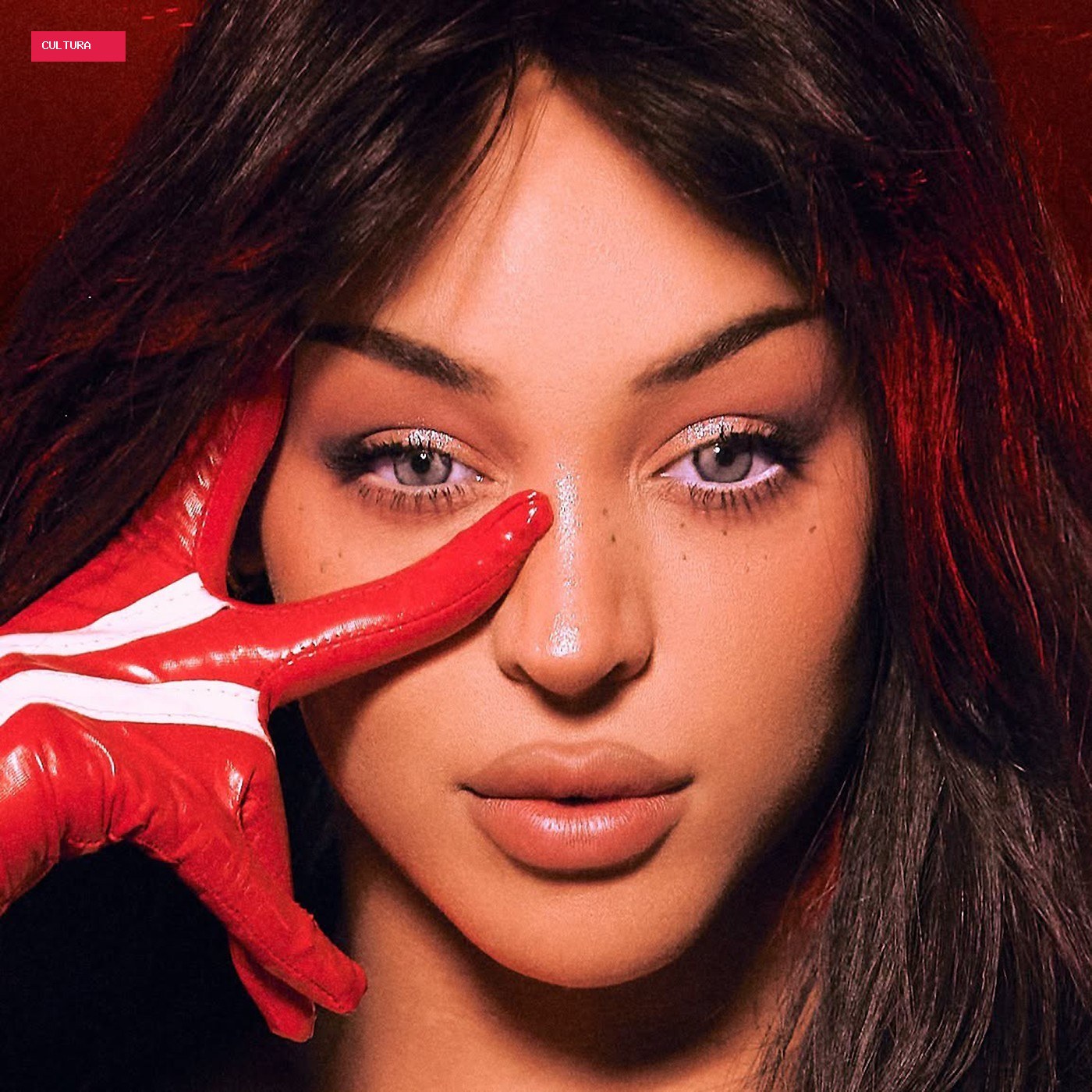 Pabllo Vittar faz feats com o cantor venezuelano La Cruz e o astro italiano Mahmood no álbum 'Lost in lust'