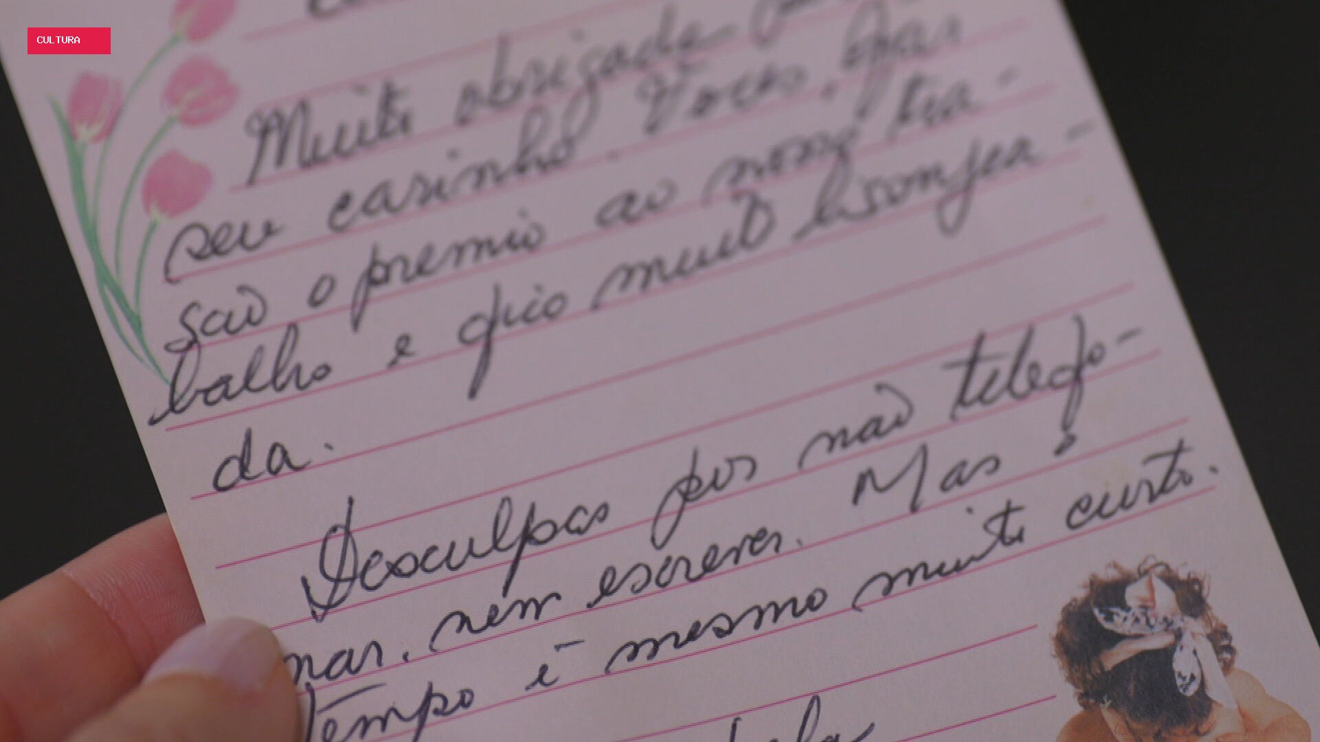 Fã guarda carta enviada por Débora Bloch há mais de 20 anos e emociona atriz em reencontro; VÍDEO