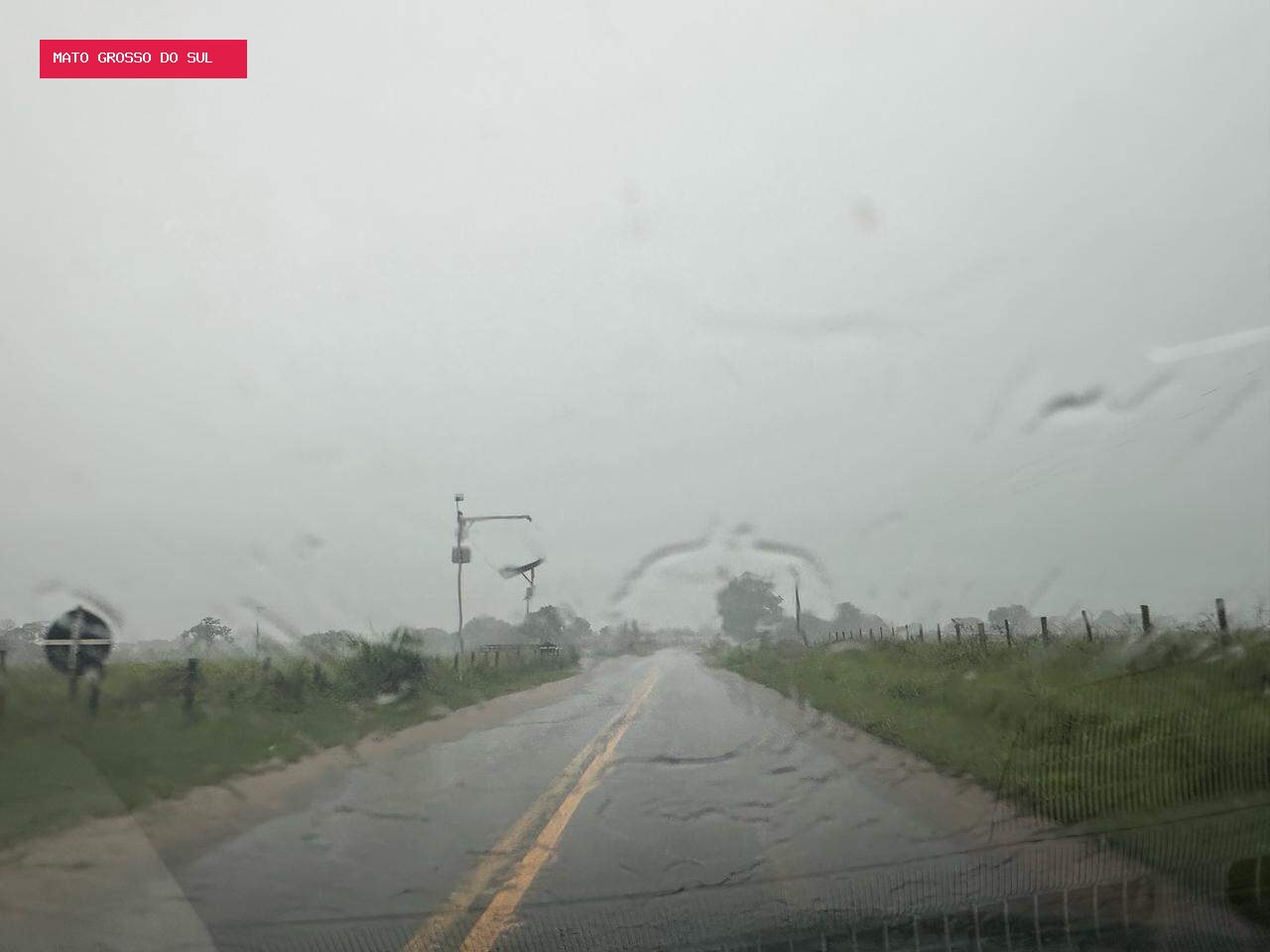 Sob alerta para tempestade, município registra rajadas de vento de 77 km/h