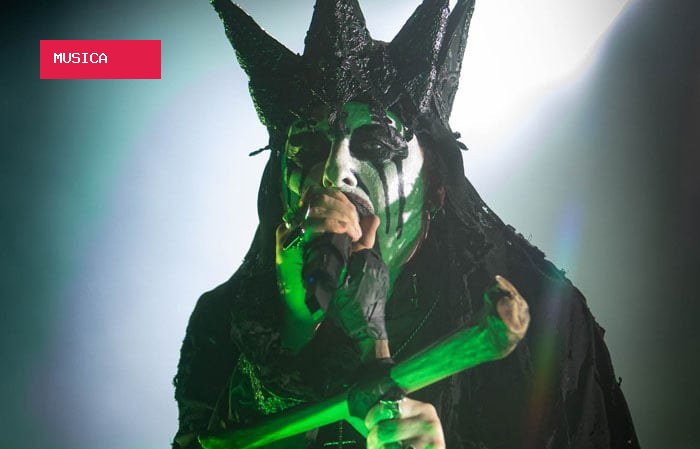 King Diamond sobe ao palco com o My Chemical Romance
