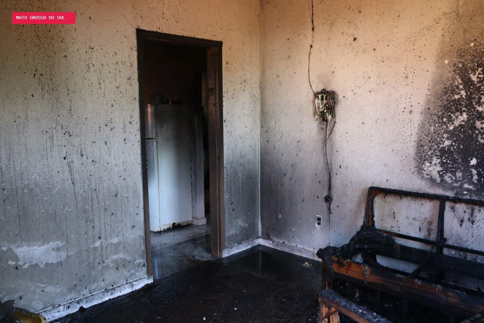 Incêndio destrói brinquedos, móveis e até cesta básica que família havia ganhado