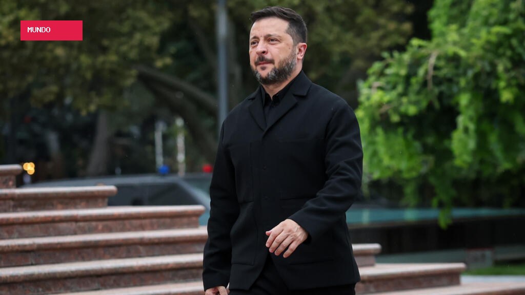 Zelensky says Ukraine ready to de-escalate if Russia halts strikes